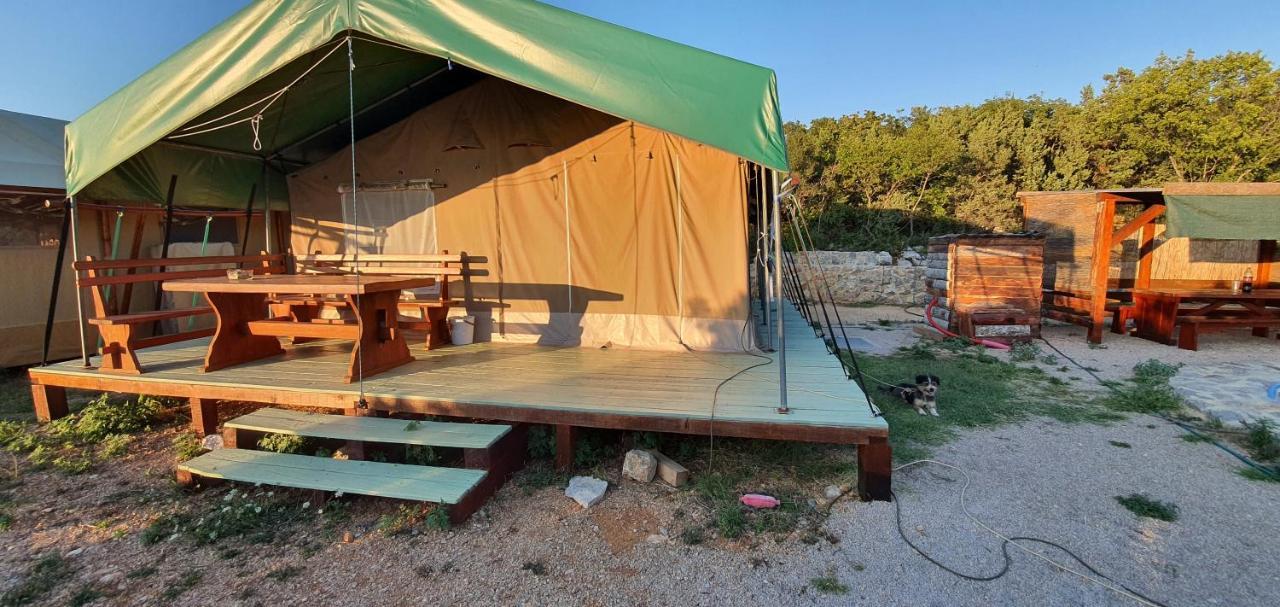 Marusina Olive Hills - Glamping & Minicamp Hotel Punat Buitenkant foto