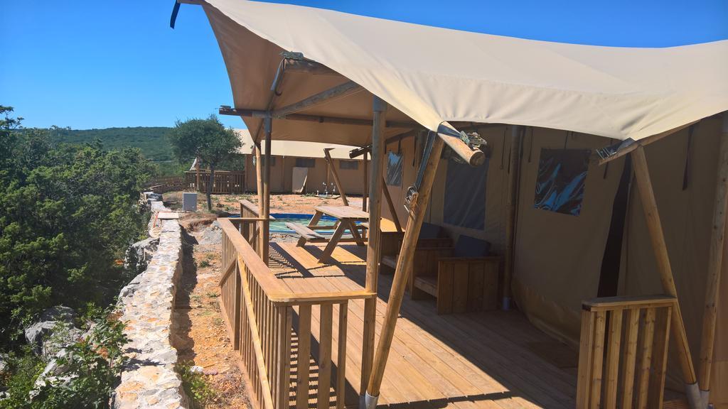 Marusina Olive Hills - Glamping & Minicamp Hotel Punat Buitenkant foto