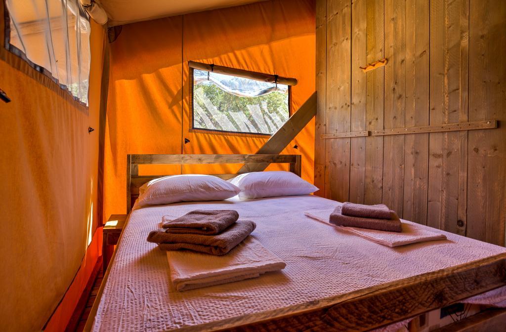 Marusina Olive Hills - Glamping & Minicamp Hotel Punat Buitenkant foto
