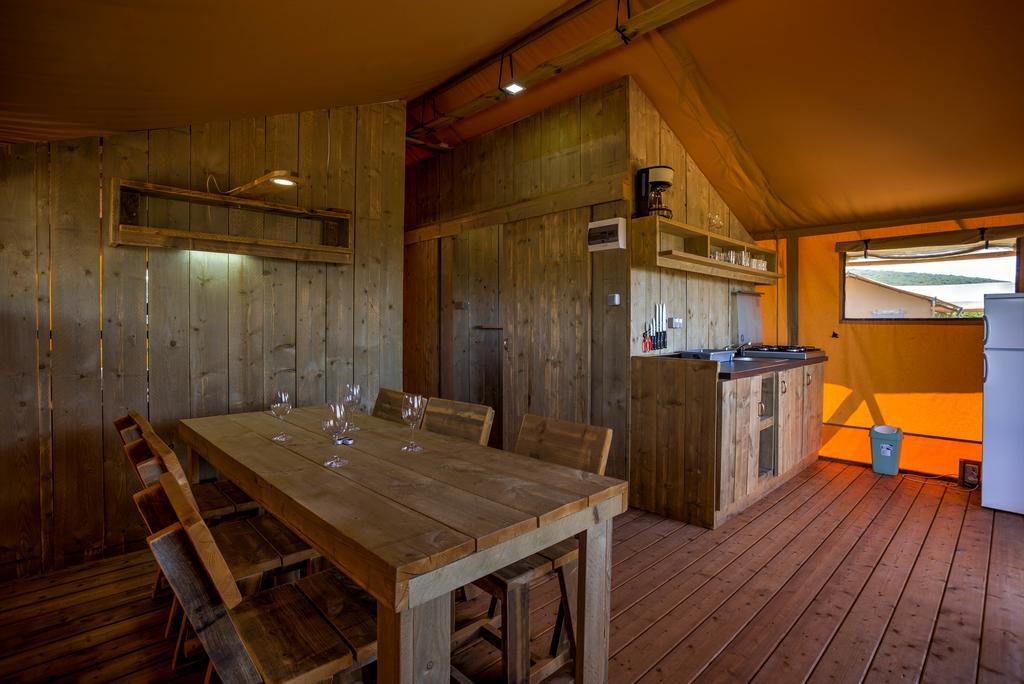 Marusina Olive Hills - Glamping & Minicamp Hotel Punat Buitenkant foto