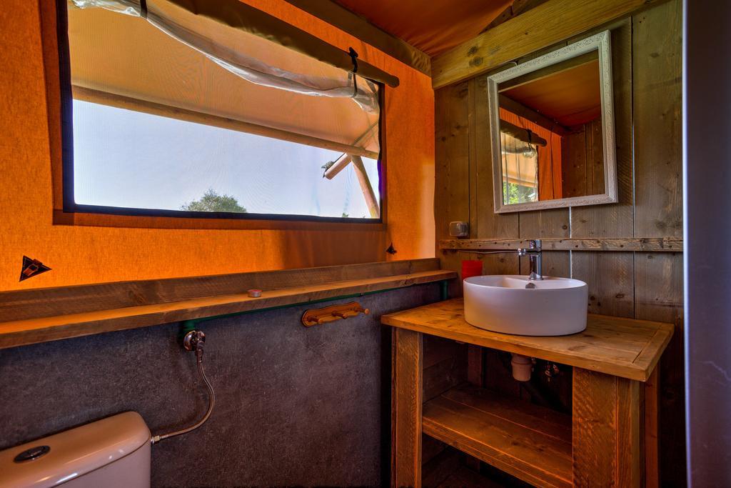 Marusina Olive Hills - Glamping & Minicamp Hotel Punat Buitenkant foto